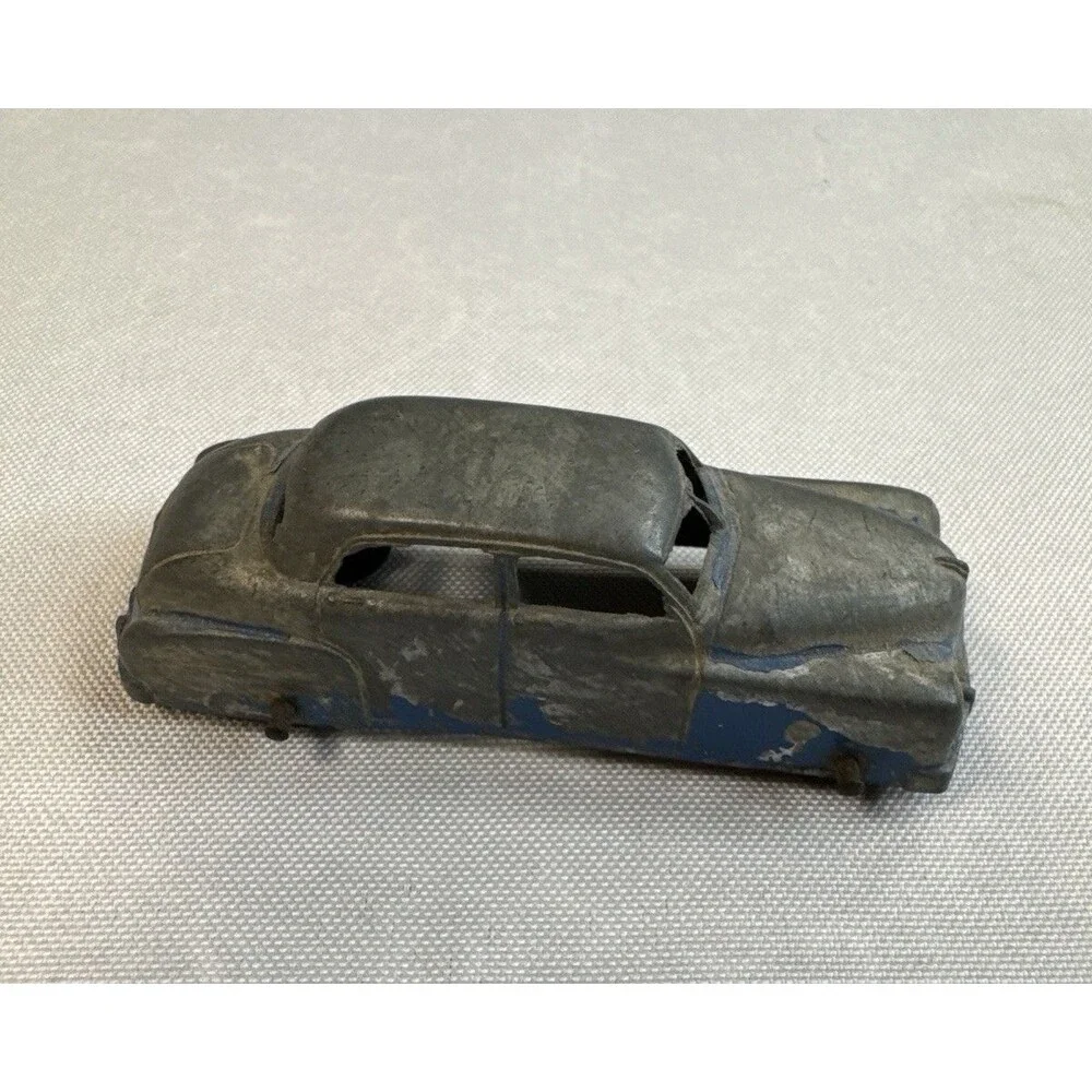 Vintage 1940s 1950s Tootsietoy 4 Door Sedan Blue Diecast Car 3